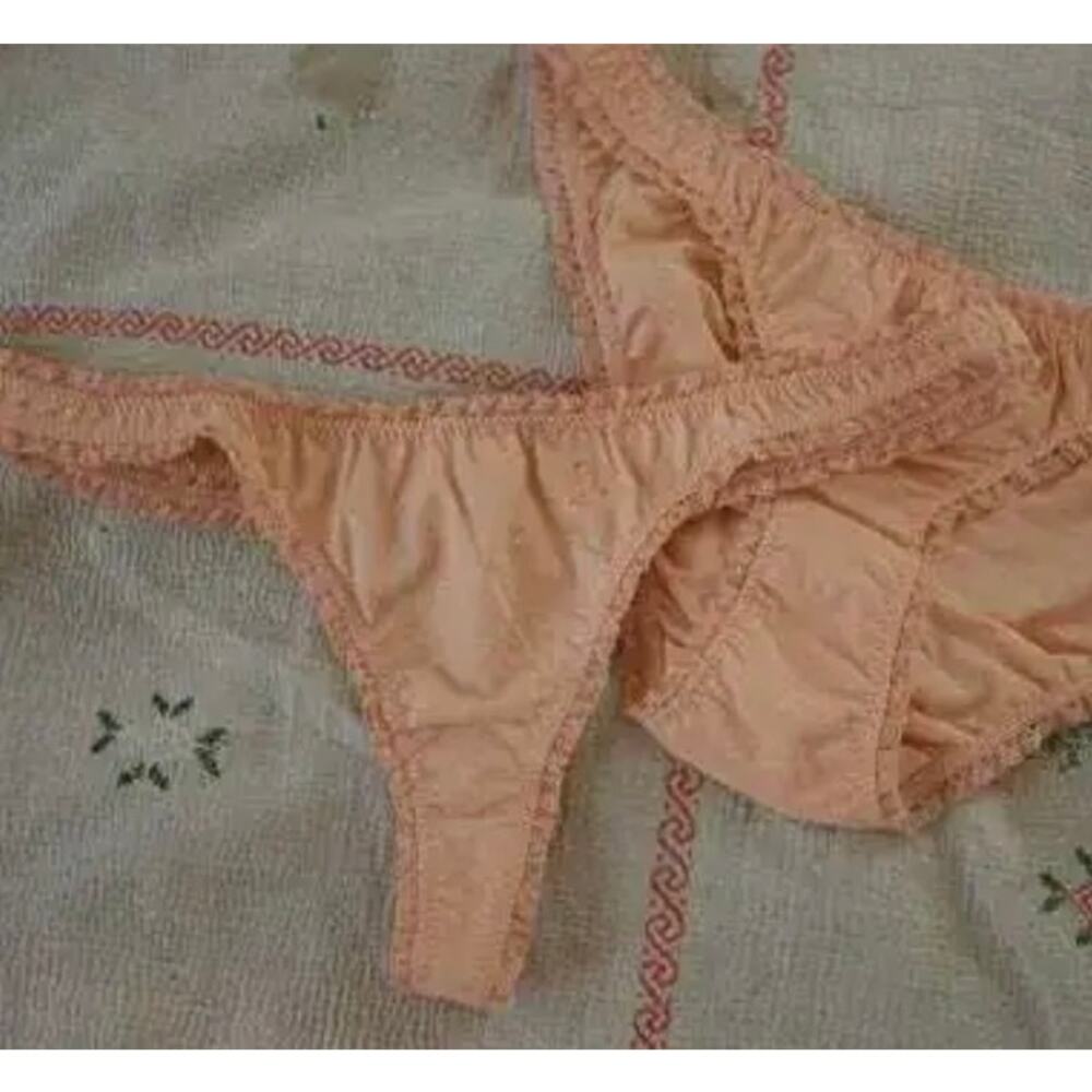 New Doen Meg Cotton ruffle thong in peche sz XXL